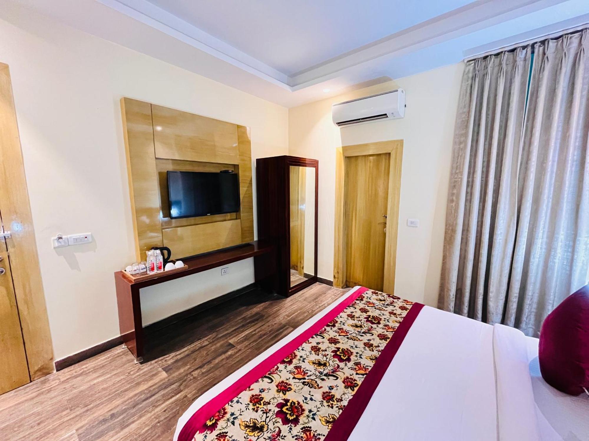 Hotel Banz Near Indira Gandhi Airport Delhi نيودلهي المظهر الخارجي الصورة