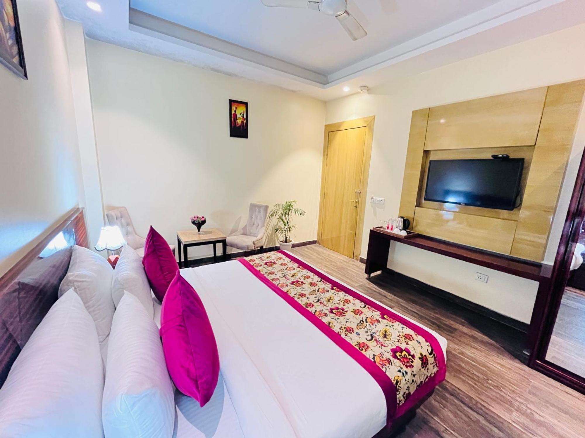 Hotel Banz Near Indira Gandhi Airport Delhi نيودلهي المظهر الخارجي الصورة